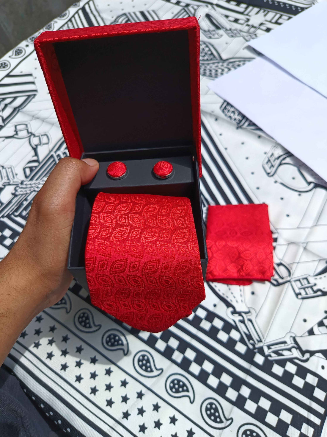 Red Geometric Men’s Tie Set